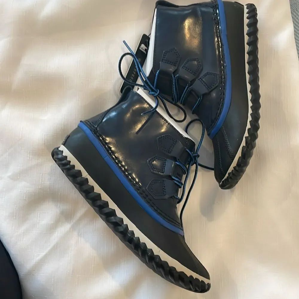 SOREL WATERPROOF OUT N ABOUT ANKLE BOOTS. SHADES OF BLUE! NEW IN BOX
